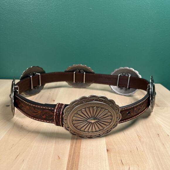 Ariat Western Womens Belt Leather Embossed Design Oval Conchos Brown Sz Small - Picture 3 of 9
